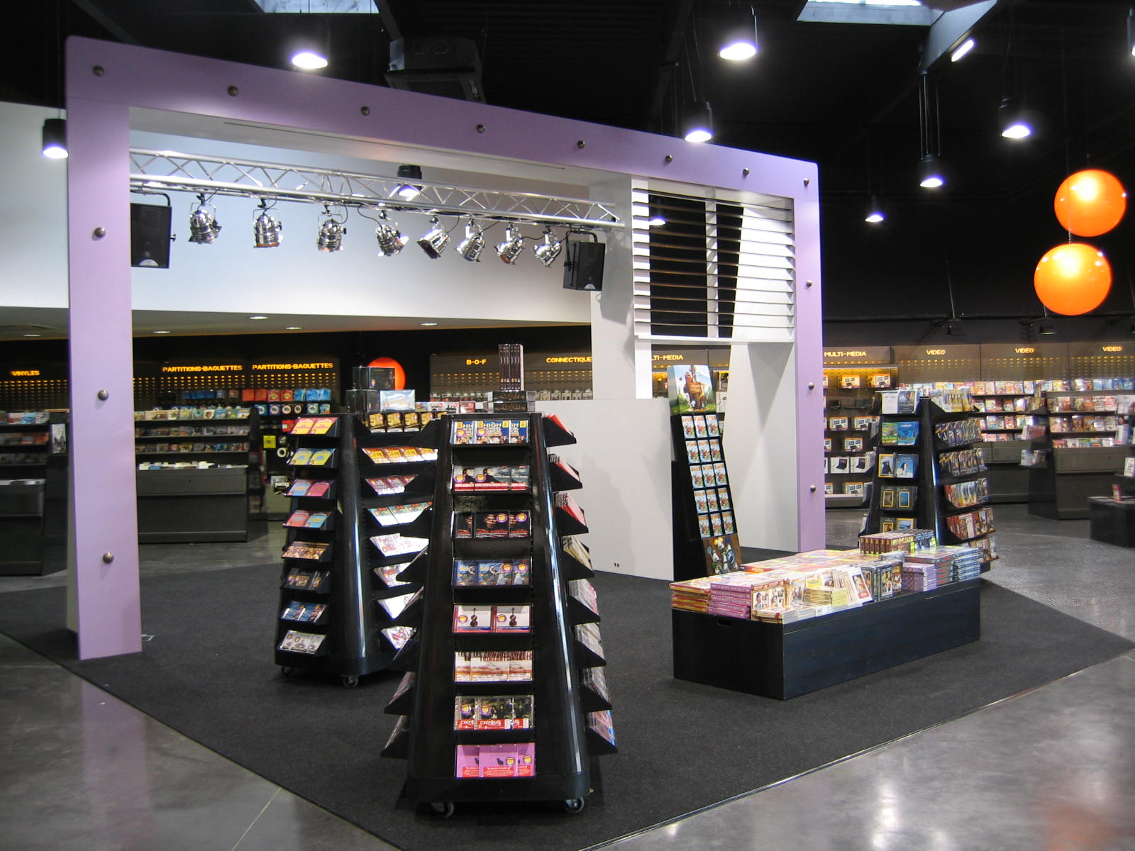 Création d'un Magasin Culturel de Référence en Centre Commercial - (…)